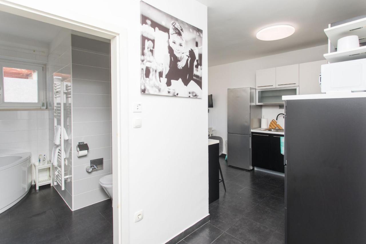 Beus Downtown Apartment Сплит Екстериор снимка